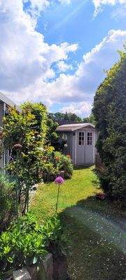 Südgarten mit Gartenhaus