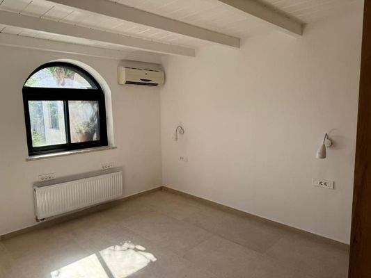 Kreta, Kournas: Malerisches Steinhaus mit bezauberndem See- und Meerblick zu verkaufen