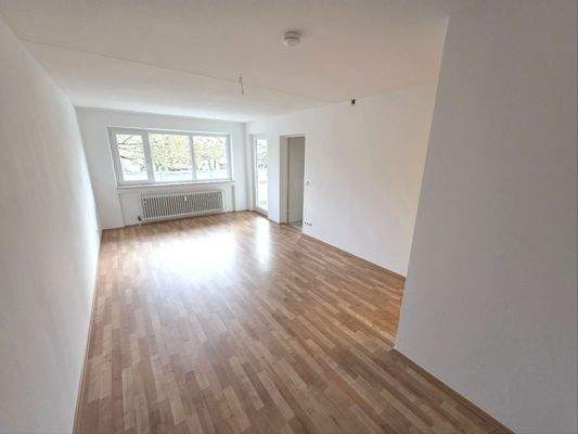 Geräumiges Wohnzimmer