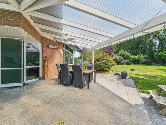 Überdachte Terrasse