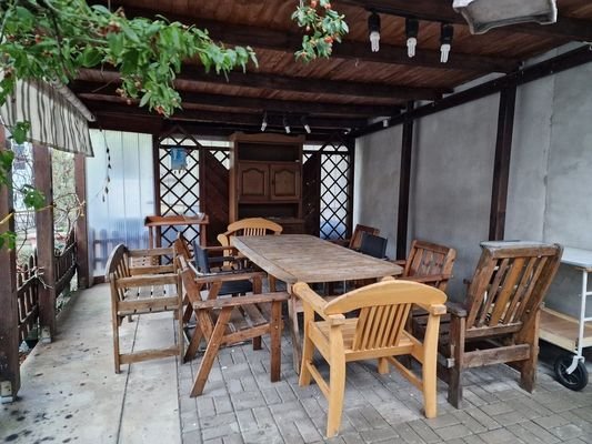 Große überdachte Außenterrasse für Haus Nr. 2