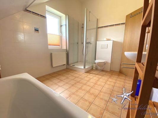 Badezimmer mit Wanne