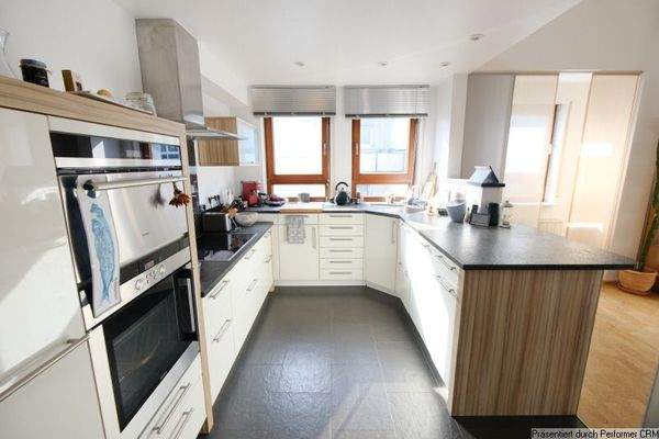 Offene Küche mit Theke