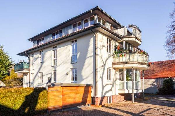 Gesamtansicht vom Parkplatz