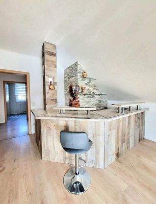 Bar im OG / kann als Schlafzimmer umgebaut werden.