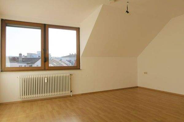 gr. helles Wohnzimmer