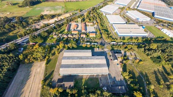 Sie sehen die A11, die B1 und Ihre Hallen