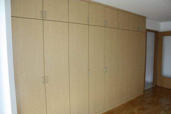 Geräumiger Einbauschrank im Schlafzimmer