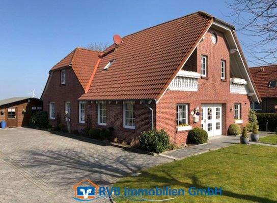 Haus mit 4 Wohneinheiten