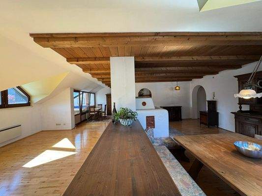 Wohnbereich und Esszimmer