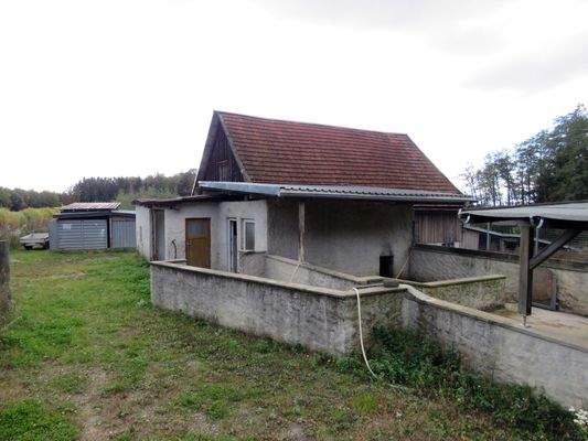  Kleintierstallung und Scheune