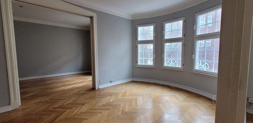 Wohnraum 2-3, strassenseits