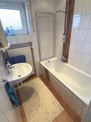 Das Tageslichtbadezimmer im Obergeschoss