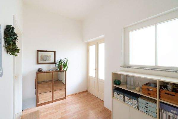 Wohnungsvorraum - Eingangsbereich vom Treppenhaus