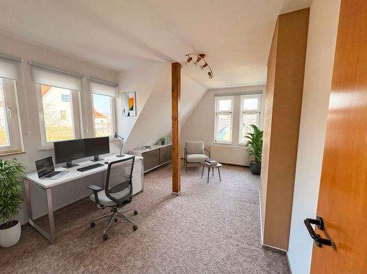Einrichtungsbeispiel Arbeitszimmer DG