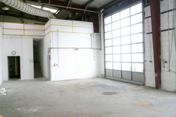 Halle 2 Sozialraum links/rechts