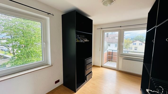 546 OG Zimmer 2 &amp; Balkon 