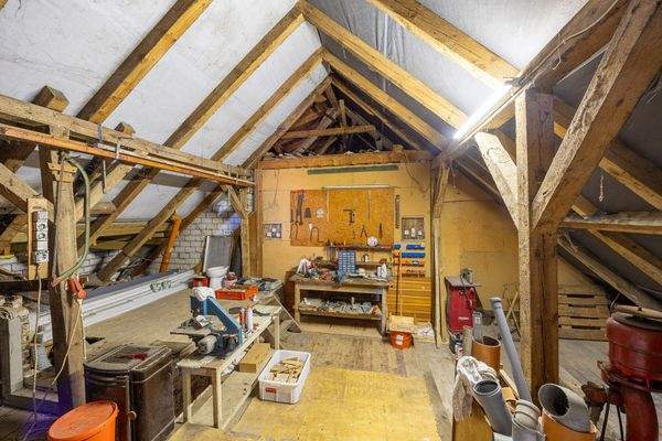 Bodenräume hinteres Gebäude