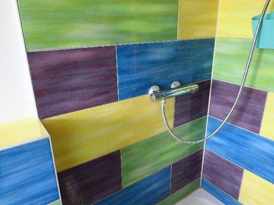 Ihr weiteres Dusch-Bad