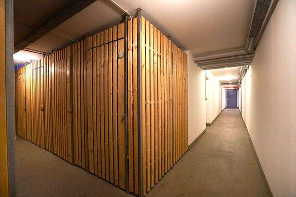 Innenansichten Halle, Paul Singer Str (2)