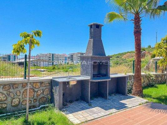 Flats in a Secure Complex with Swimming Pools in Kestel Alanya