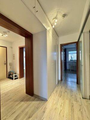 Flur mit Einbauschrank