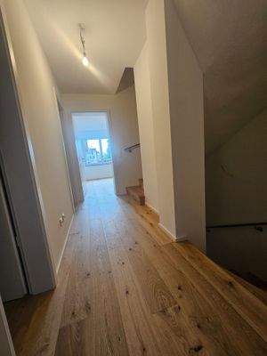 Flur 1. OG