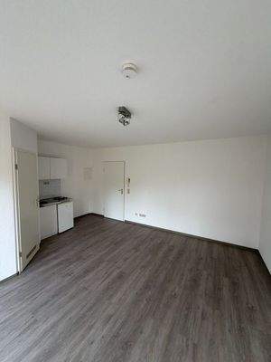 Heller Wohn-Schlafraum