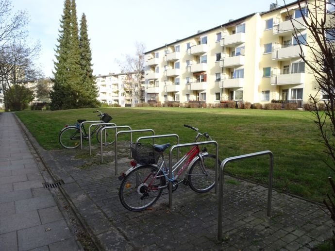 Betongold ist krisensicher! Dachgeschoss bezugsfrei, NB mit Sonnenbalkon