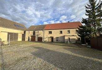 Ansicht Wohnhaus und Scheune 