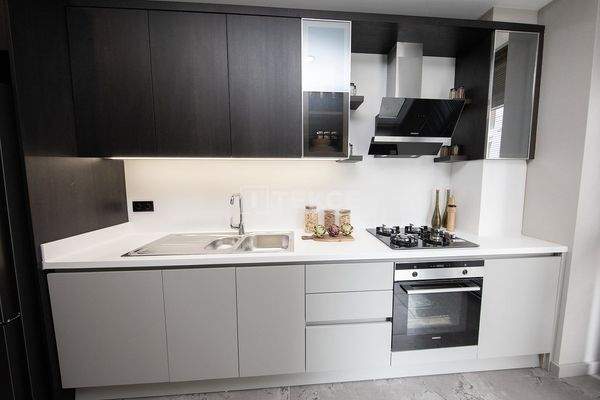 Apartments in Complex Close to Transportation in İstanbul Zeytinburnu