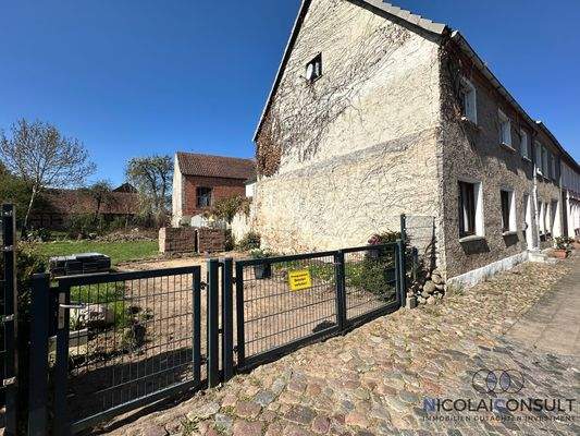 Blick in den nachbarlichen Hof