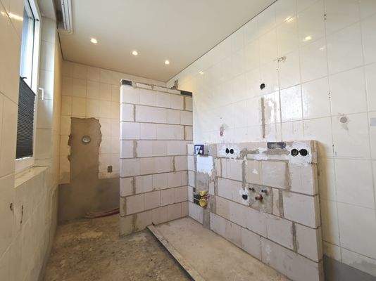 Rohbau / Bad en Suite - Elternschlafzimmer