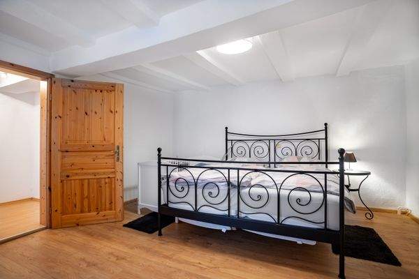 1. OG Schlafzimmer (2)