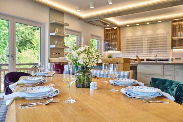 Essplatz mit Bergblick