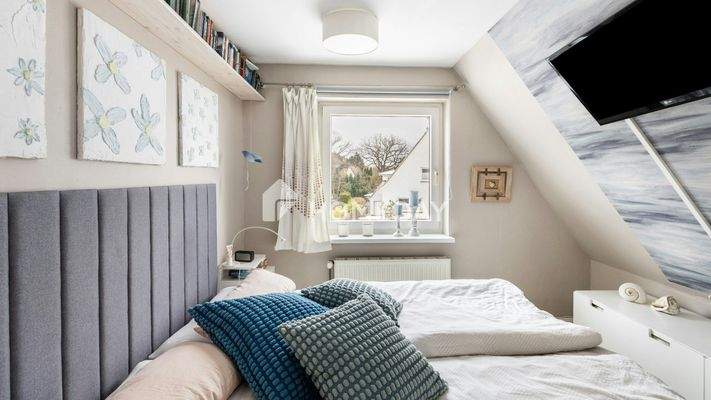 1. OG Schlafzimmer 1