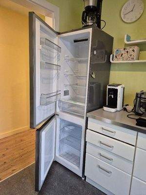 Küche Kühlschrank links