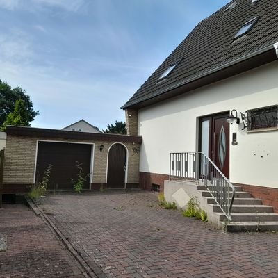 Eingang und Garage