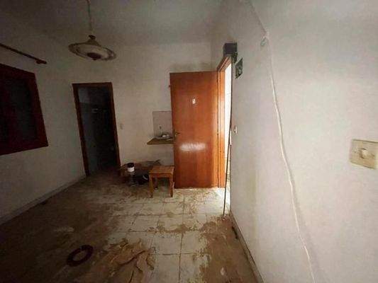 Südostkreta, Makry Gialos: Apartmentkomplex zur Renovierung zu verkaufen