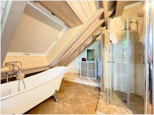 Tageslichtbad im Dachgeschoss