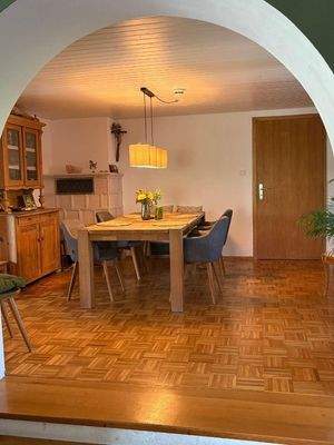 vom Wohnzimmer zum Esszimmer