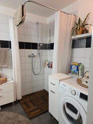 Bad mit ebenerdiger Dusche