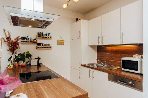 Küche mit Kochinsel - W 8