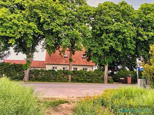 Ehemaliger Bauernhof mit viel Nebengelass