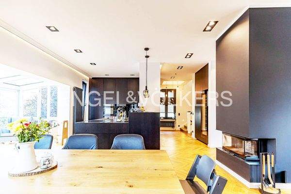 Essbereich mit Blick zur Küche