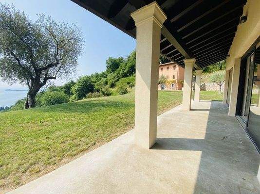 6988pi_38_Villa_Rustiko_Anwesen_Immobilienkauf_Gar