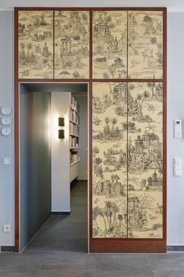 Eingang zum Wohnbereich / Fornasetti - Schrank