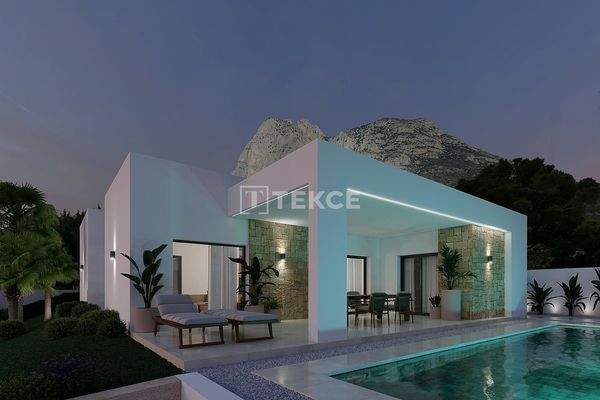 Finestrat Villas in Secure Estate Between Mountain and Sea