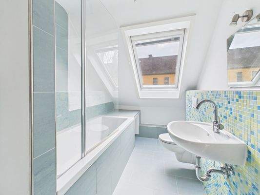 Bad im Dachgeschoss.jpg