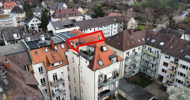 Außenansicht mit Balkon